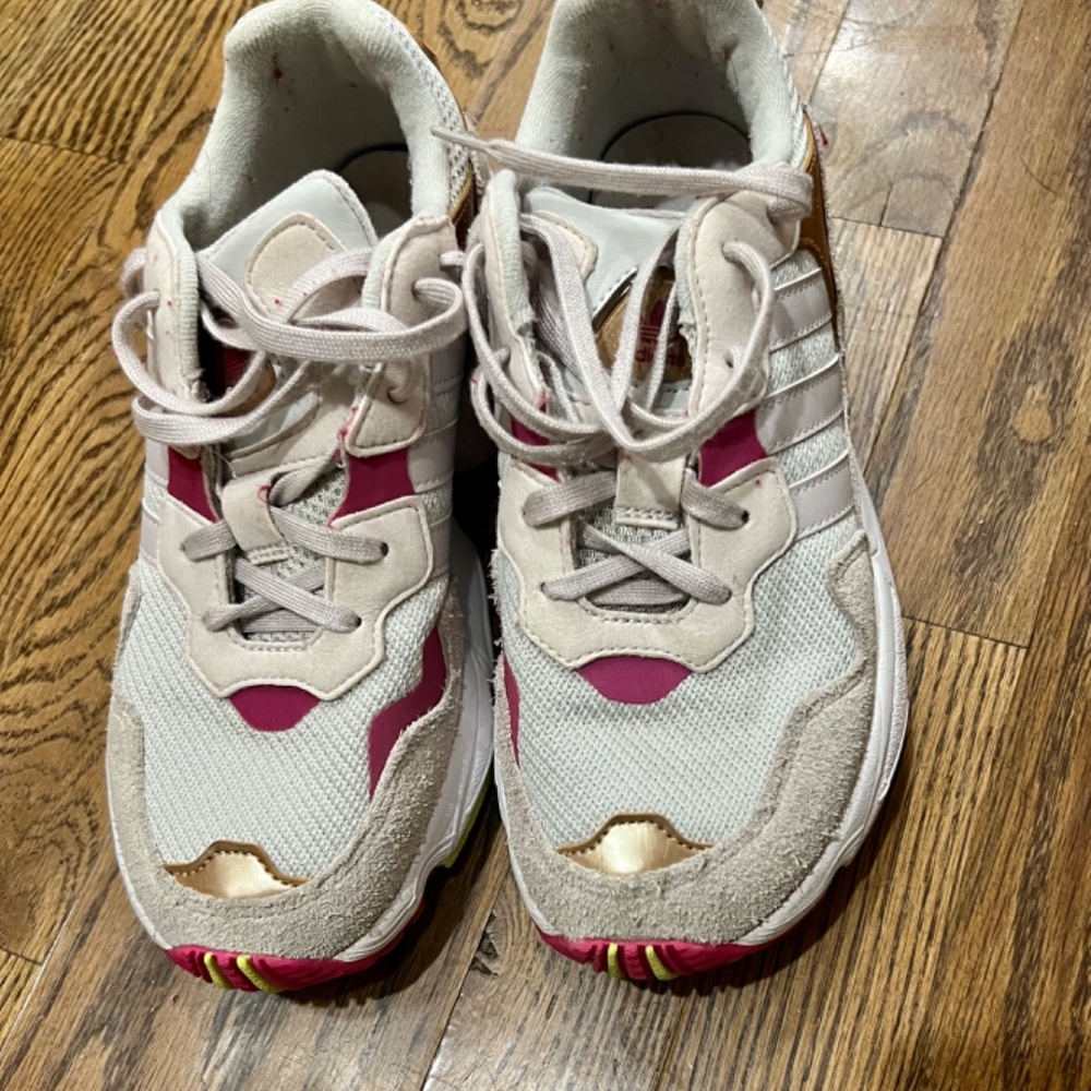 Adidas - Picture 3 of 4